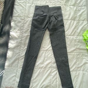 Scrunch grey and black workout leggings